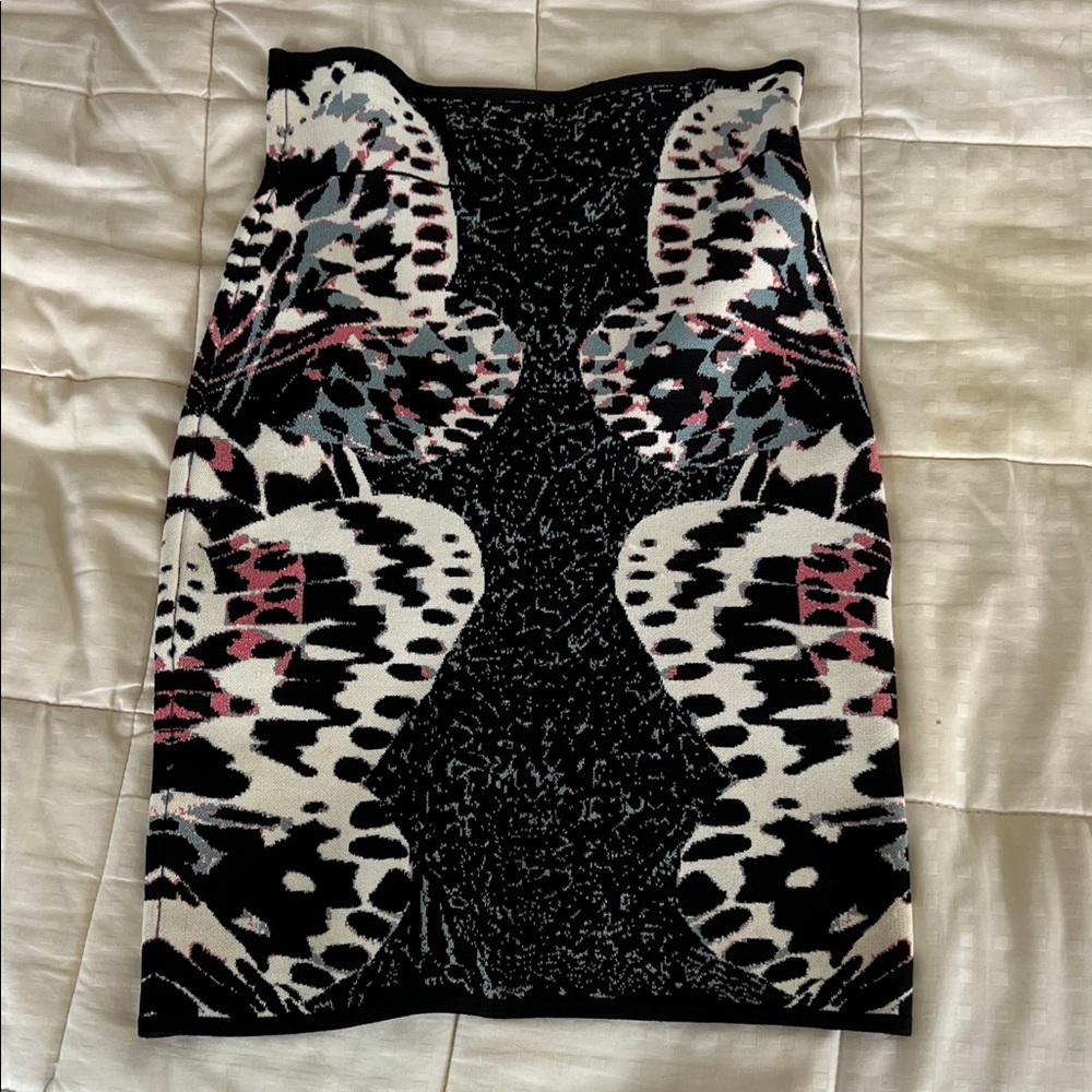 BCBGMaxAzria Black and Pink Abstract Pencil Skirt